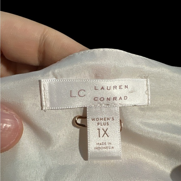 LC Lauren Conrad Floral Button-Down Women's Top - Picture 6 of 7